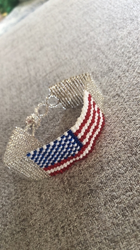 Beautiful, USA American Flag, Pretty Bracelet Beaded  